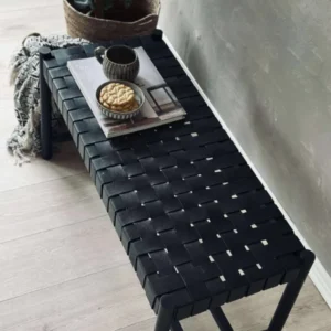 Bank mit geflochtenem Sitz - Schwarzes Leder