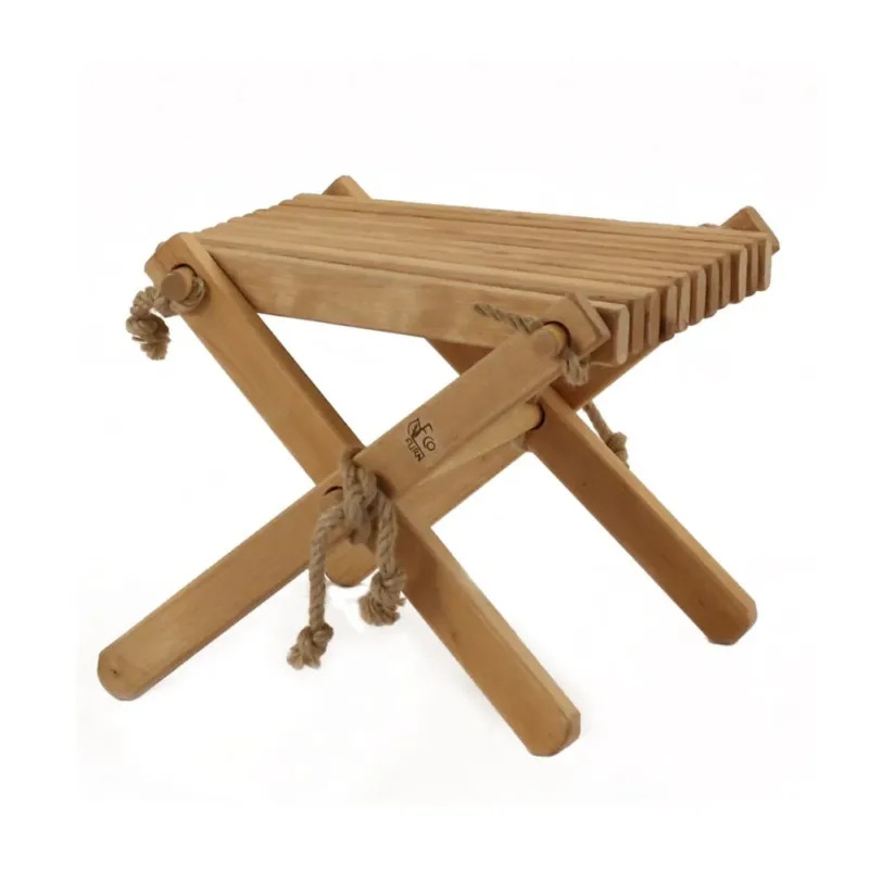 Ein Brauner Holztisch eingeölt
