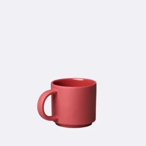 Espressotasse aus Porzellan in sattem Rot ohne sichtbaren Schriftzug