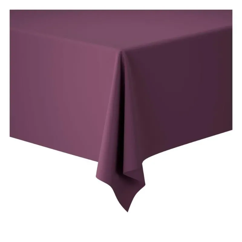 Die Duni Dunicel-Tischdeckenrollen 1,18 m x 25 m der Duni GmbH sind eine einfarbige dunkelviolette Tischdecke, die sich ideal für große Veranstaltungen eignet und eine flexible Dekoration bietet, da sie sich glatt über rechteckige Tische legt.
