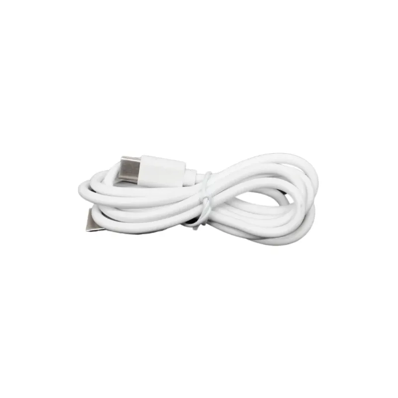 Ein aufgerolltes weißes Pluslife Datenübertragungskabel USB-C ruht elegant auf einem schlichten weißen Hintergrund und vermittelt einen Eindruck von Schlichtheit und Funktionalität.