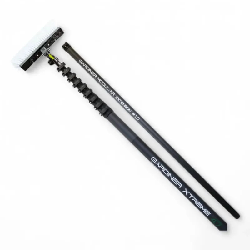Gardiner xtreme 47 teleskopstange schwarz mit weißem bürstenkopf und segmentiertem carbon-teleskopgriff