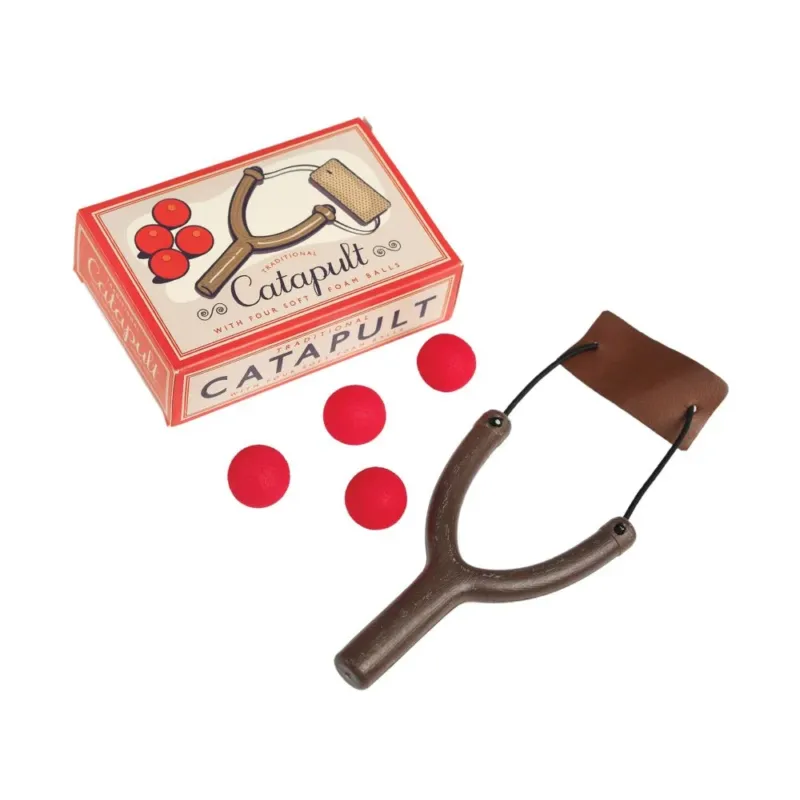 Katapultschleuder aus nachgeamtem Holz und Leder, 4 rote Schaumstoff Bällchen für die Wurfschleuder, rot beige Karton Verpackung