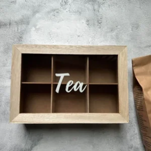 Tebox med skrift – Nordic white - VIAMAJA.DK