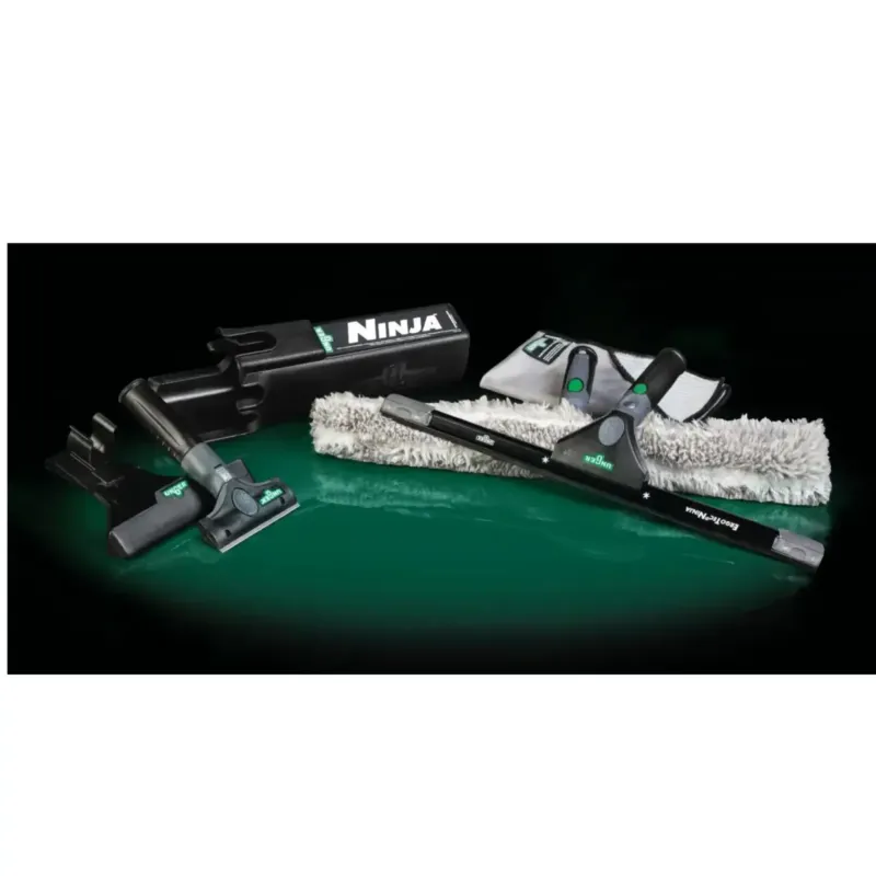 Schwarzes und graues unger ninja 6in1 fensterreinigungsset mit mikrofasereinsätzen und 45 cm stiel